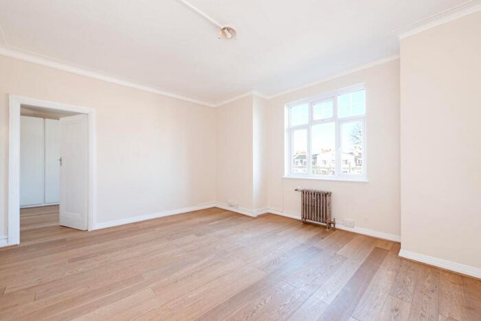 2 Bedroom Apartment To Rent In Belsize Grove, London, NW3