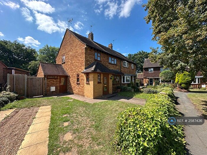 3 Bedroom Semi-Detached House To Rent In Yew Tree Drive, Guildford, GU1