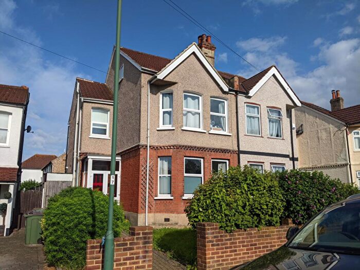 4 Bedroom Semi-Detached House To Rent In Taylor Road, Wallington, SM6