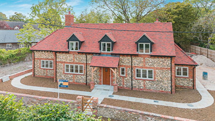 4 Bedroom Detached House For Sale In Aston Rowant, Oxfordshire, OX49