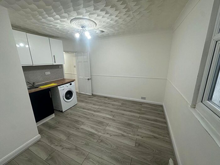 1 Bedroom Flat To Rent In Herford Road, Enfield, EN3