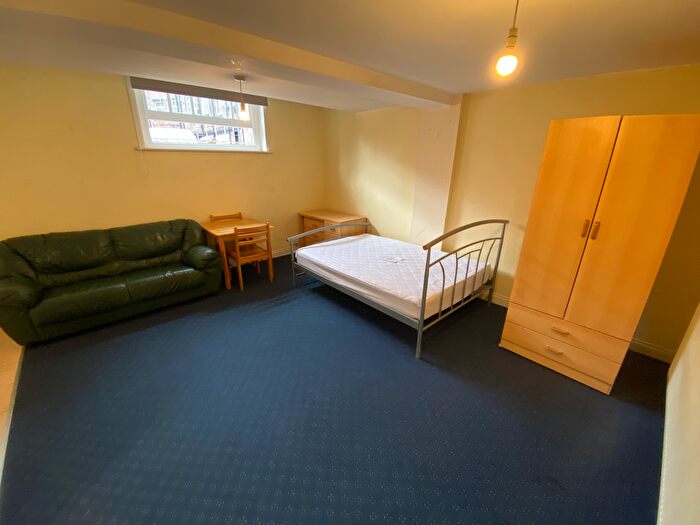 1 Bedroom Studio To Rent In Flat, Woodhouse Street, LS6