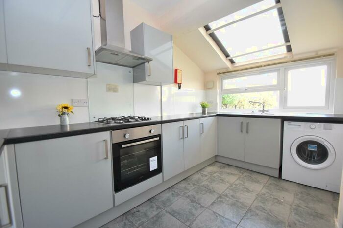 5 Bedroom House To Rent In Malefant Street, Cathays, Cardiff, CF24
