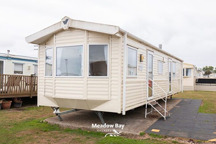 3 Bedroom Mobile/park Home For Sale In Plough Road, Minster On Sea, Sheerness, ME12