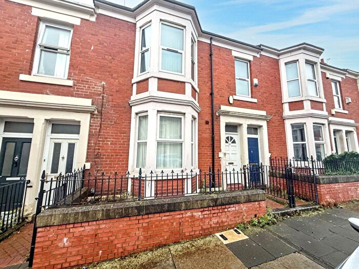 2 Bedroom Flat For Sale In Wingrove Avenue, Newcastle Upon Tyne, NE4