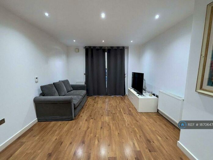 1 Bedroom Flat To Rent In Opal Court, London, E15