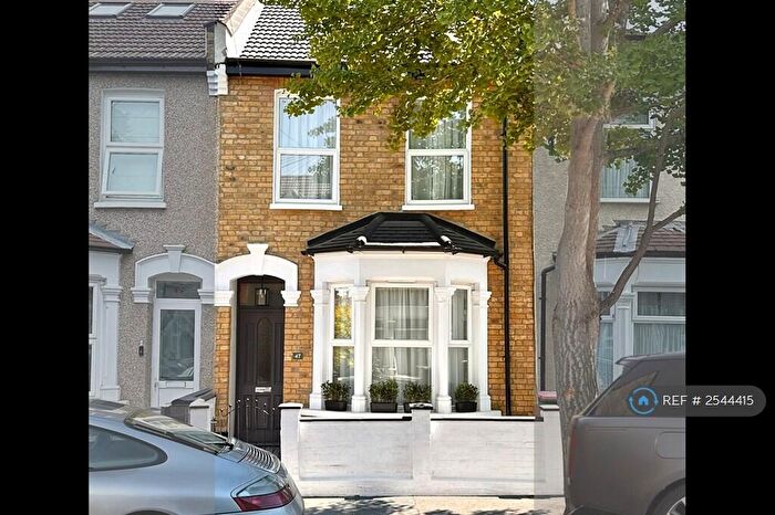 4 Bedroom Terraced House To Rent In Harcourt Road, London, E15