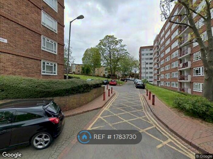 3 Bedroom Flat To Rent In Ambleside, London, SW19