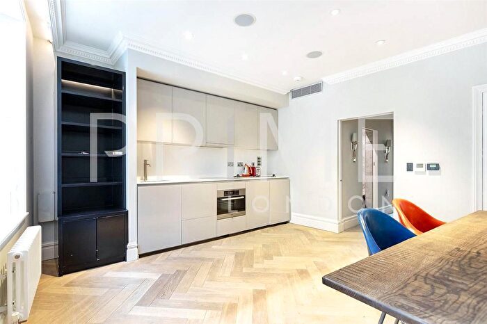 1 Bedroom Flat For Sale In Chambers House, Covent Garden, London, WC2B
