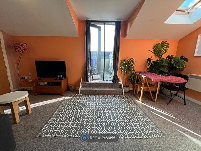 2 Bedroom Flat To Rent In Vestry Hall, Bristol, BS5