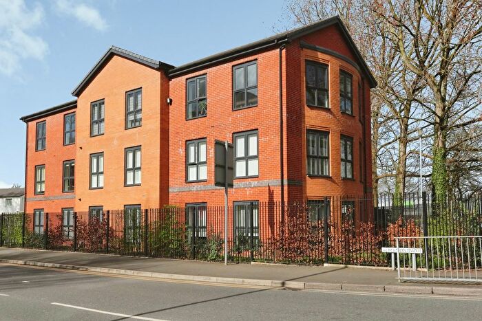 2 Bedroom Flat For Sale In Belmont Way, Heaton Norris, Stockport, SK4
