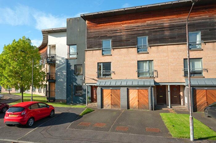 3 Bedroom Town House For Sale In Cooperage Quay, Stirling, FK8
