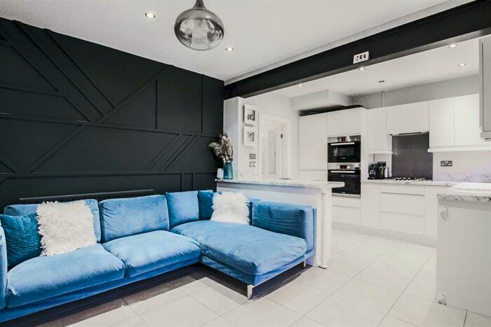 4 Bedroom Terraced House For Sale In Whitecroft Avenue, Haslingden, BB4