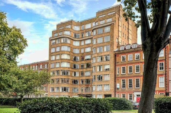 Apartment To Rent In Florin Court, Charterhouse Square, London, EC1M