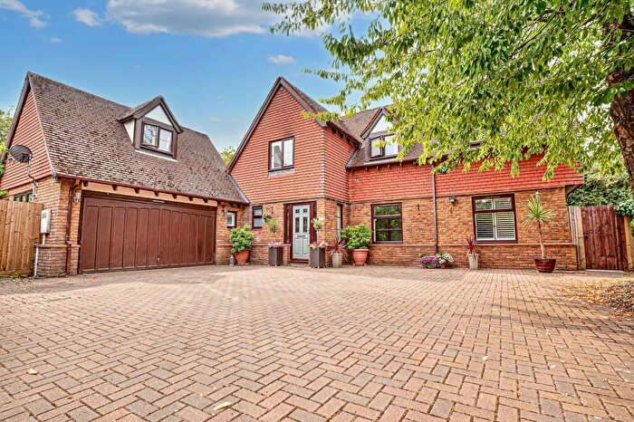 5 Bedroom Detached House For Sale In Salden Close, Shenley Church End, MK5