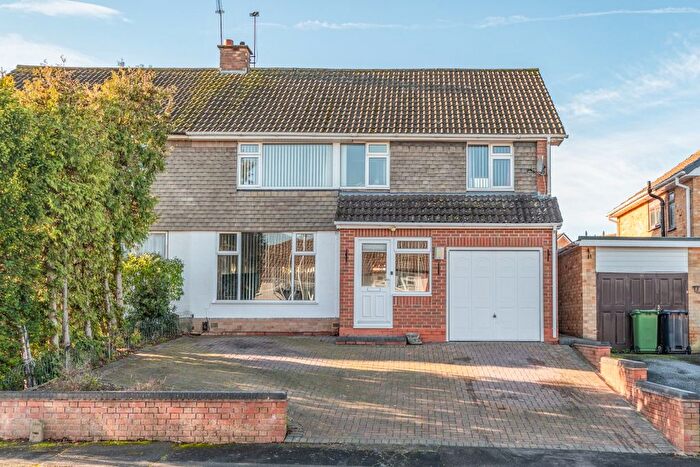 3 Bedroom Semi Detached House For Sale In Southcrest Road, Lodge Park, Redditch, B98