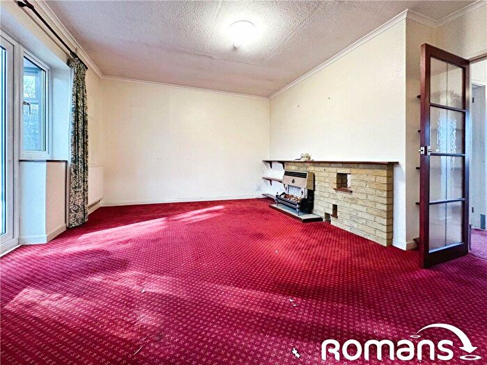 2 Bedroom Bungalow For Sale In Bannard Road, Maidenhead, Berkshire, SL6