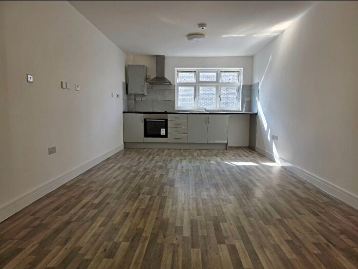 1 Bedroom Flat To Rent In Morden Arms, Rochester, Kent., ME1