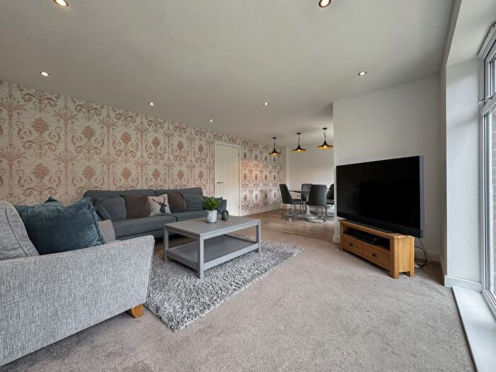 4 Bedroom Detached House For Sale In Blackbird Lane, Goring-By-Sea, BN12