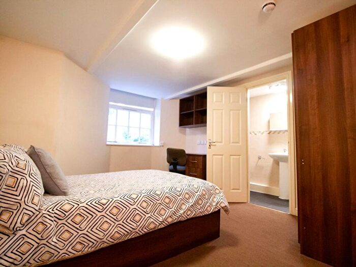 Apartment To Rent In Apt A, Springfield Mount #, LS2