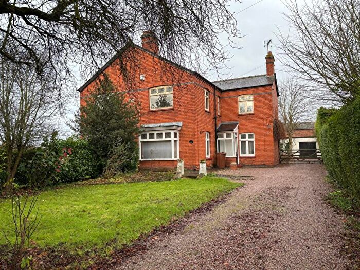 3 Bedroom Semi-Detached House To Rent In Kelham Road, Newark, NG24