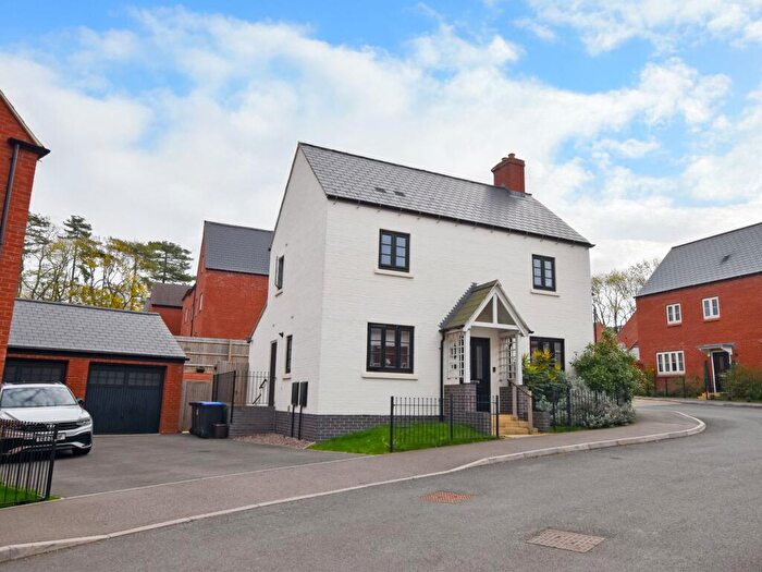 4 Bedroom Detached House For Sale In Newbury Street, Towcester, NN12
