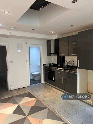 Studio To Rent In Brookhill Road, London, SE18