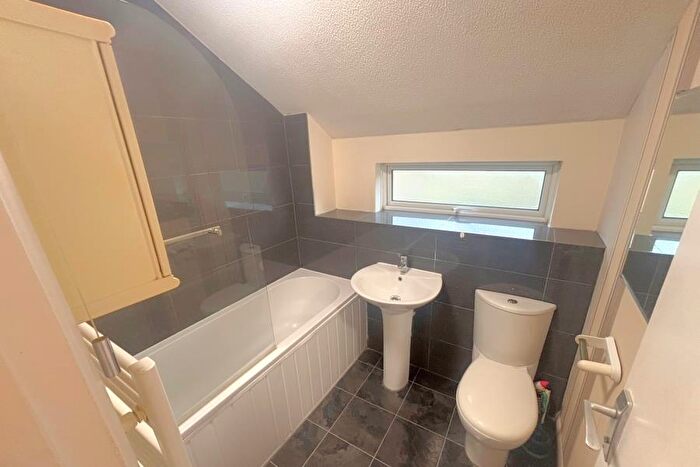 1 Bedroom Terraced House To Rent In Goldsworth Park, Surrey, GU21