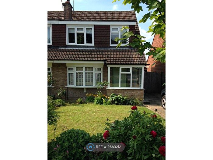 3 Bedroom Semi Detached House To Rent In Bridgewater Road, Berkhamsted, HP4
