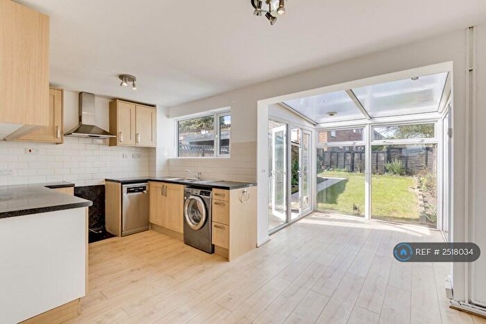 3 Bedroom Semi Detached House To Rent In Kings Down, Hitchin, SG4