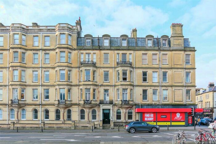 2 Bedroom Apartment To Rent In Airlie House, Grand Avenue, Hove, East Sussex, BN3