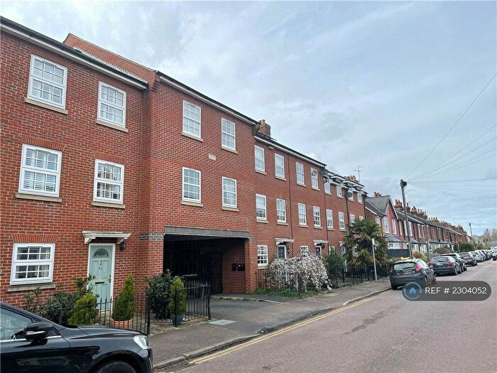 2 Bedroom Flat To Rent In Kings Road, Hitchin, SG5