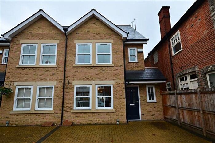 4 Bedroom Semi-Detached House To Rent In Meadow Road, Loughton, IG10
