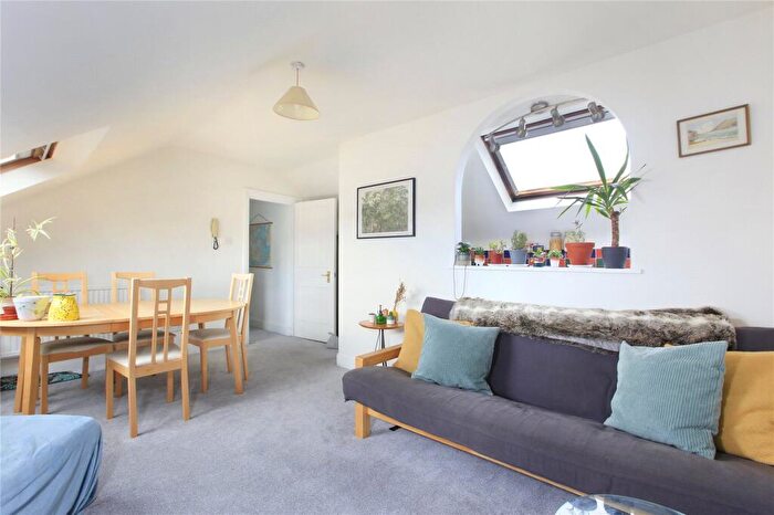 2 Bedroom Flat To Rent In Tantallon Road, Balham, SW12