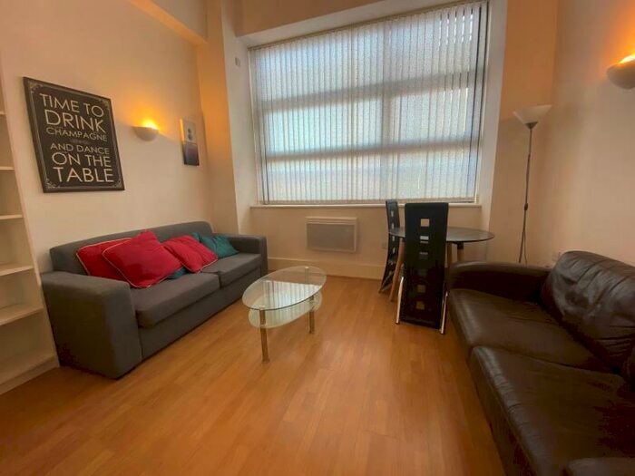 2 Bedroom Apartment To Rent In Brindley House, Newhall Street, B3