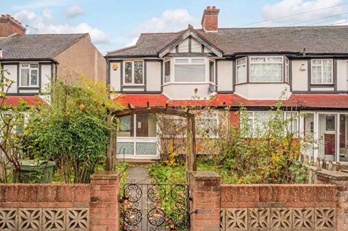 4 Bedroom Semi-Detached House For Sale In Commonside East, Mitcham, CR4