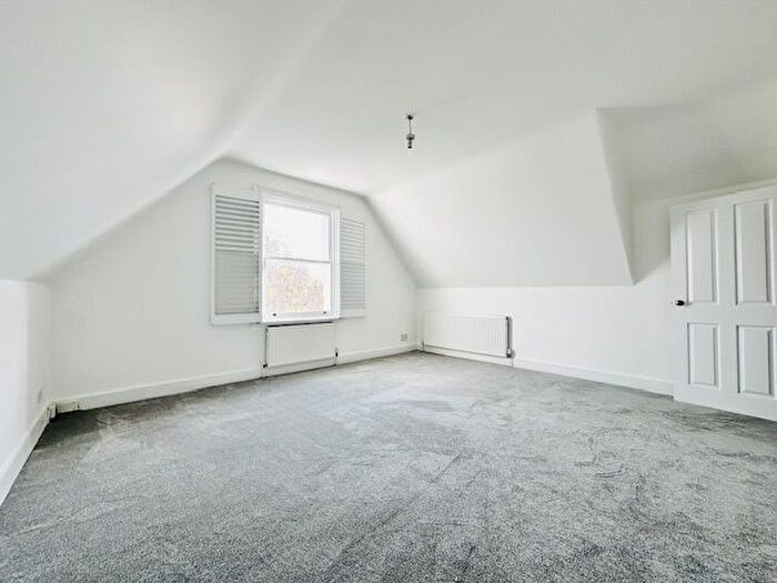 2 Bedroom Flat To Rent In Gunnersbury Avenue, Ealing, W5
