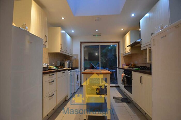 5 Bedroom Semi-Detached House To Rent In Lodgehill Road Selly Oak, B29