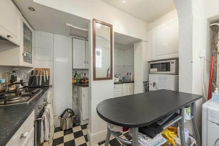 1 Bedroom Flat For Sale In Challoner Street, London, W14