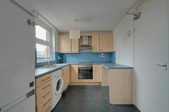 4 Bedroom Flat To Rent In Mowatt Close, Archway, London, N19