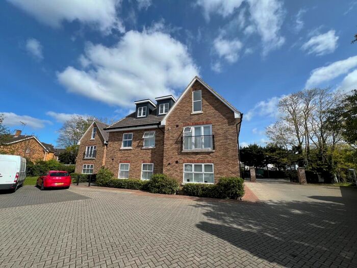 2 Bedroom Flat To Rent In Old Highway, Hoddesdon, EN11