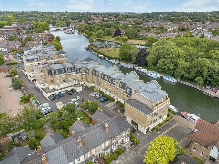 3 Bedroom Apartment To Rent In Regents Riverside, Brigham Road, RG1