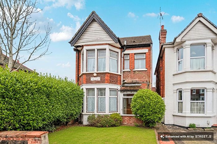 3 Bedroom Detached House For Sale In Cunningham Park, Harrow, HA1