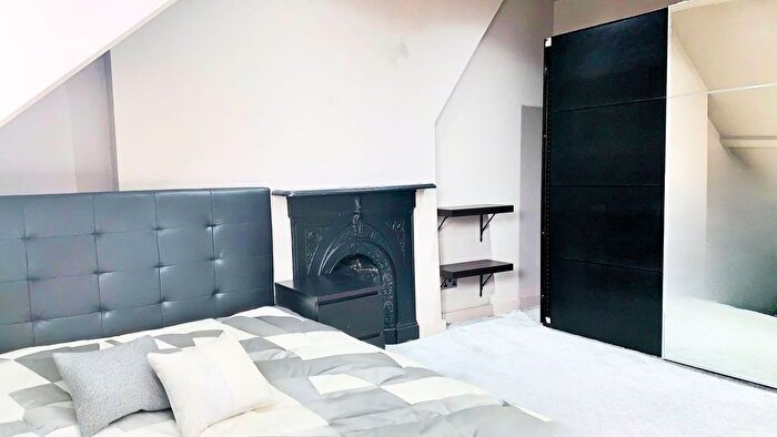 3 Bedroom Flat To Rent In Osborne Road, Jesmond, Newcastle Upon Tyne, NE2
