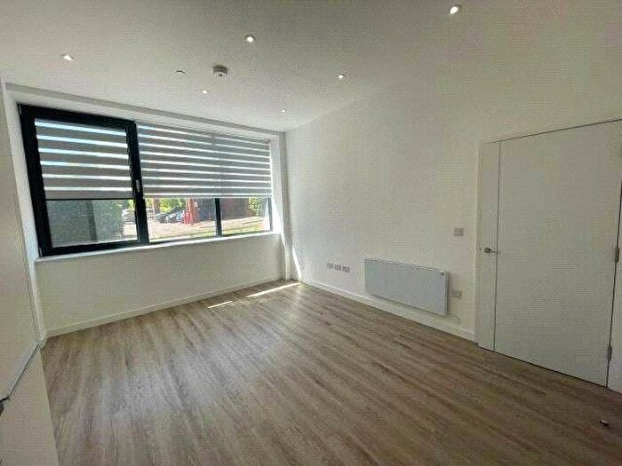1 Bedroom Flat To Rent In Normandy House, Basingstoke, RG21