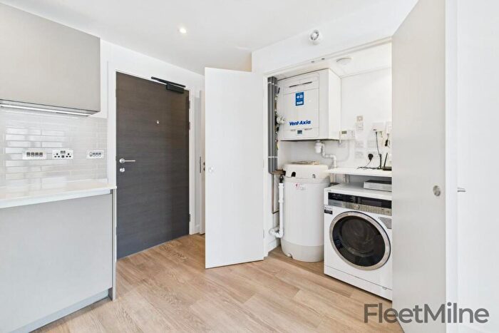 2 Bedroom Apartment To Rent In Lionel Street, B3