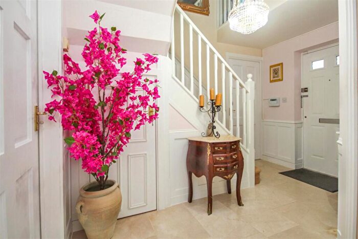 5 Bedroom Detached House For Sale In Springfield Road, Rushden, NN10