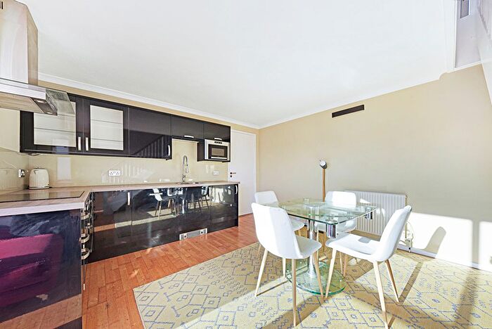 2 Bedroom Flat To Rent In Queen Of Denmark Court, Surrey Quays, SE16