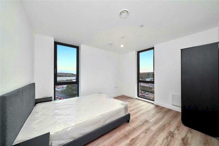2 Bedroom Apartment To Rent In Viva Court, Kimpton Road, Luton, LU2