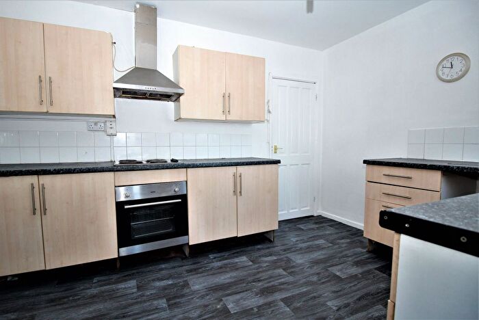 3 Bedroom Maisonette To Rent In Upminster Road South, Rainham, RM13